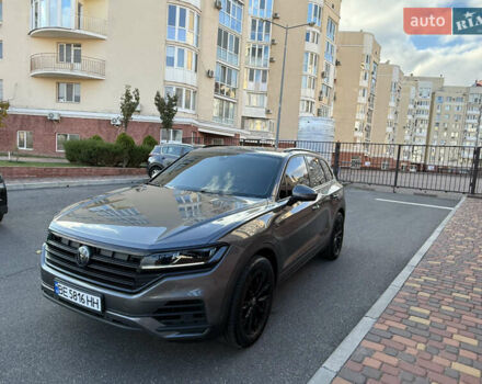 Серый Фольксваген Туарег, объемом двигателя 3 л и пробегом 106 тыс. км за 44700 $, фото 8 на Automoto.ua