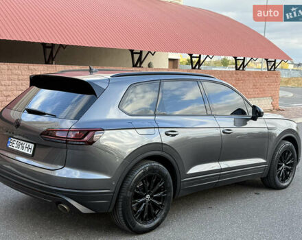 Серый Фольксваген Туарег, объемом двигателя 3 л и пробегом 106 тыс. км за 44700 $, фото 63 на Automoto.ua