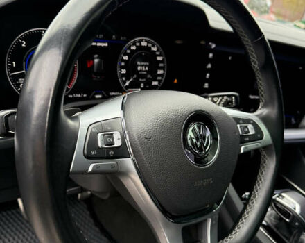 Серый Фольксваген Туарег, объемом двигателя 3 л и пробегом 109 тыс. км за 39700 $, фото 27 на Automoto.ua