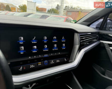 Серый Фольксваген Туарег, объемом двигателя 3 л и пробегом 109 тыс. км за 39700 $, фото 30 на Automoto.ua