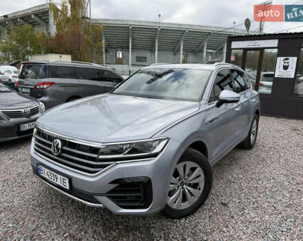 Серый Фольксваген Туарег, объемом двигателя 3 л и пробегом 109 тыс. км за 39700 $, фото 1 на Automoto.ua