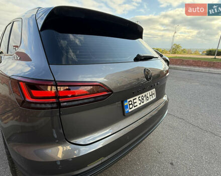 Серый Фольксваген Туарег, объемом двигателя 3 л и пробегом 106 тыс. км за 44700 $, фото 16 на Automoto.ua