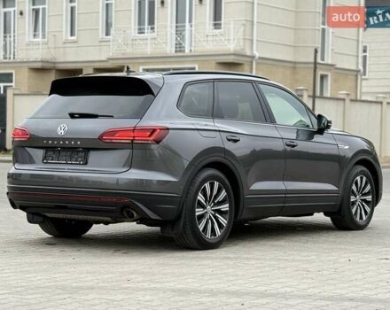 Серый Фольксваген Туарег, объемом двигателя 2.99 л и пробегом 200 тыс. км за 33700 $, фото 14 на Automoto.ua