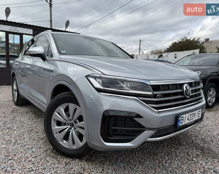 Серый Фольксваген Туарег, объемом двигателя 3 л и пробегом 109 тыс. км за 39700 $, фото 2 на Automoto.ua