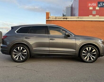 Серый Фольксваген Туарег, объемом двигателя 2.97 л и пробегом 139 тыс. км за 45900 $, фото 8 на Automoto.ua