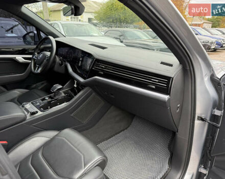 Серый Фольксваген Туарег, объемом двигателя 3 л и пробегом 109 тыс. км за 39700 $, фото 45 на Automoto.ua