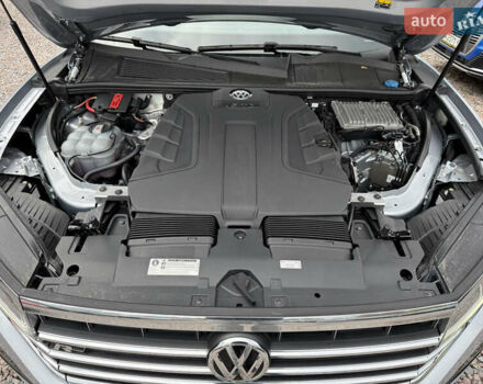 Серый Фольксваген Туарег, объемом двигателя 3 л и пробегом 109 тыс. км за 39700 $, фото 53 на Automoto.ua