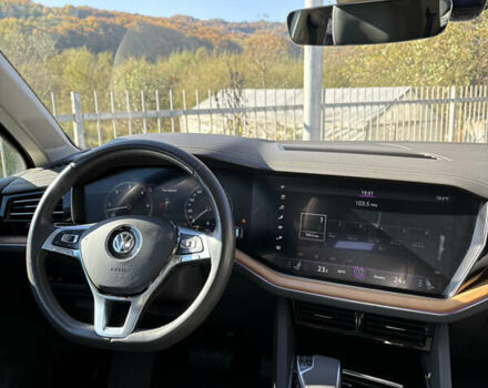 Сірий Фольксваген Туарег, об'ємом двигуна 2.97 л та пробігом 184 тис. км за 39500 $, фото 37 на Automoto.ua