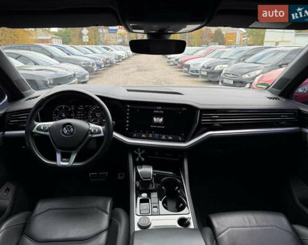 Серый Фольксваген Туарег, объемом двигателя 3 л и пробегом 109 тыс. км за 39700 $, фото 14 на Automoto.ua