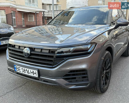 Серый Фольксваген Туарег, объемом двигателя 3 л и пробегом 106 тыс. км за 44700 $, фото 60 на Automoto.ua