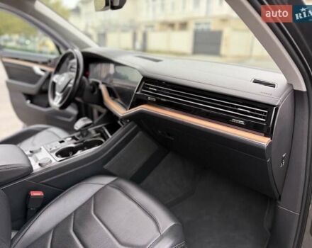 Серый Фольксваген Туарег, объемом двигателя 2.99 л и пробегом 200 тыс. км за 33700 $, фото 38 на Automoto.ua