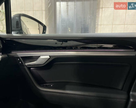 Серый Фольксваген Туарег, объемом двигателя 2.97 л и пробегом 225 тыс. км за 43900 $, фото 39 на Automoto.ua