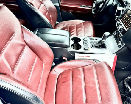 Серый Фольксваген Туарег, объемом двигателя 3 л и пробегом 228 тыс. км за 34900 $, фото 10 на Automoto.ua