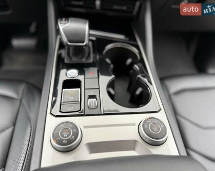 Серый Фольксваген Туарег, объемом двигателя 2.99 л и пробегом 200 тыс. км за 33700 $, фото 32 на Automoto.ua