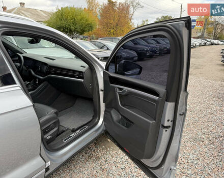 Серый Фольксваген Туарег, объемом двигателя 3 л и пробегом 109 тыс. км за 39700 $, фото 43 на Automoto.ua