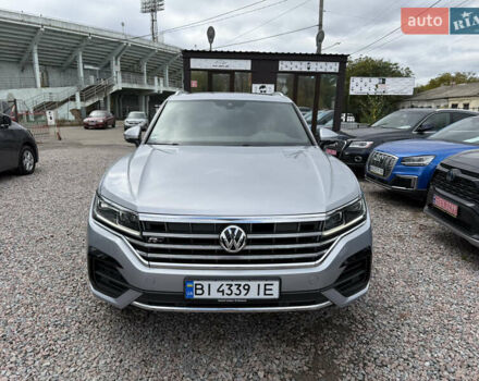 Серый Фольксваген Туарег, объемом двигателя 3 л и пробегом 109 тыс. км за 39700 $, фото 3 на Automoto.ua