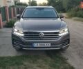Сірий Фольксваген Туарег, об'ємом двигуна 3 л та пробігом 292 тис. км за 37900 $, фото 1 на Automoto.ua
