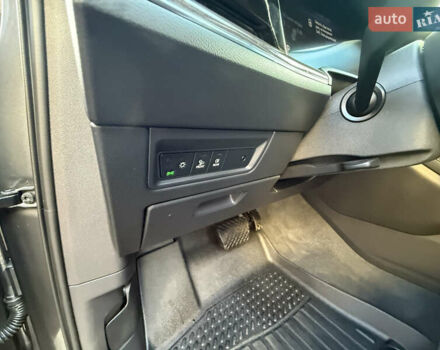 Серый Фольксваген Туарег, объемом двигателя 3 л и пробегом 106 тыс. км за 44700 $, фото 28 на Automoto.ua