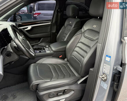 Серый Фольксваген Туарег, объемом двигателя 3 л и пробегом 109 тыс. км за 39700 $, фото 22 на Automoto.ua