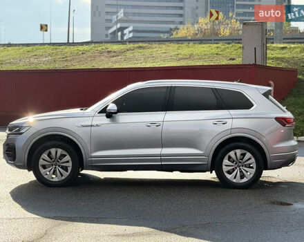 Серый Фольксваген Туарег, объемом двигателя 3 л и пробегом 110 тыс. км за 39900 $, фото 8 на Automoto.ua