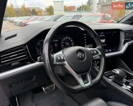 Серый Фольксваген Туарег, объемом двигателя 3 л и пробегом 109 тыс. км за 39700 $, фото 24 на Automoto.ua