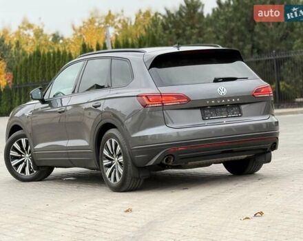 Серый Фольксваген Туарег, объемом двигателя 2.99 л и пробегом 200 тыс. км за 33700 $, фото 10 на Automoto.ua
