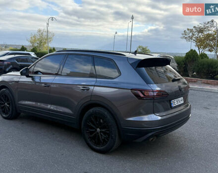 Серый Фольксваген Туарег, объемом двигателя 3 л и пробегом 106 тыс. км за 44700 $, фото 67 на Automoto.ua