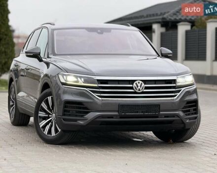 Серый Фольксваген Туарег, объемом двигателя 2.99 л и пробегом 200 тыс. км за 33700 $, фото 6 на Automoto.ua