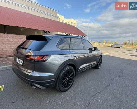 Серый Фольксваген Туарег, объемом двигателя 3 л и пробегом 106 тыс. км за 44700 $, фото 18 на Automoto.ua