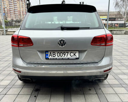 Серый Фольксваген Туарег, объемом двигателя 3 л и пробегом 228 тыс. км за 34900 $, фото 1 на Automoto.ua