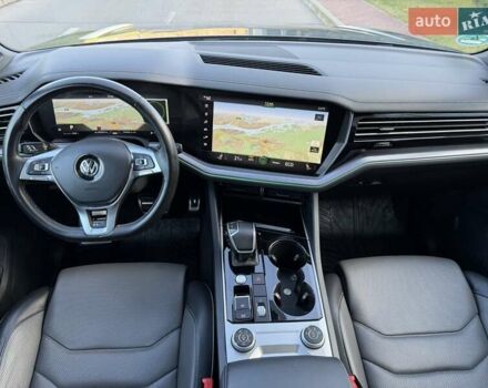 Серый Фольксваген Туарег, объемом двигателя 2.97 л и пробегом 139 тыс. км за 45900 $, фото 27 на Automoto.ua