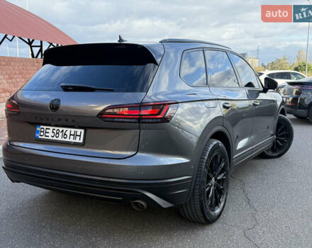 Серый Фольксваген Туарег, объемом двигателя 3 л и пробегом 106 тыс. км за 44700 $, фото 39 на Automoto.ua