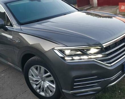 Сірий Фольксваген Туарег, об'ємом двигуна 3 л та пробігом 292 тис. км за 37900 $, фото 2 на Automoto.ua