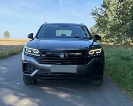 Серый Фольксваген Туарег, объемом двигателя 3 л и пробегом 32 тыс. км за 21600 $, фото 1 на Automoto.ua