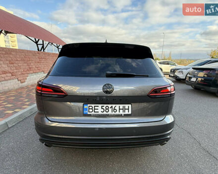 Серый Фольксваген Туарег, объемом двигателя 3 л и пробегом 106 тыс. км за 44700 $, фото 17 на Automoto.ua