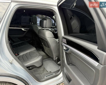 Серый Фольксваген Туарег, объемом двигателя 3 л и пробегом 109 тыс. км за 39700 $, фото 41 на Automoto.ua