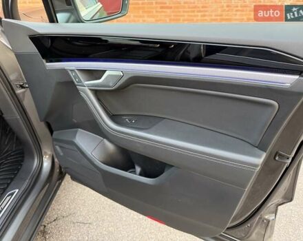 Серый Фольксваген Туарег, объемом двигателя 2.97 л и пробегом 139 тыс. км за 45900 $, фото 51 на Automoto.ua