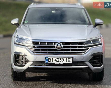 Серый Фольксваген Туарег, объемом двигателя 3 л и пробегом 110 тыс. км за 39900 $, фото 6 на Automoto.ua