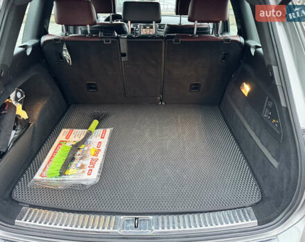 Серый Фольксваген Туарег, объемом двигателя 3 л и пробегом 228 тыс. км за 34900 $, фото 13 на Automoto.ua