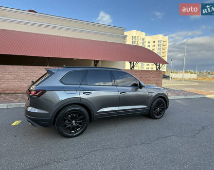 Серый Фольксваген Туарег, объемом двигателя 3 л и пробегом 106 тыс. км за 44700 $, фото 13 на Automoto.ua