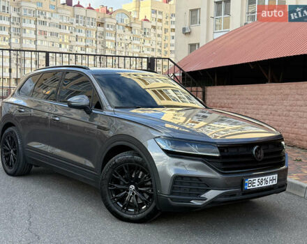 Серый Фольксваген Туарег, объемом двигателя 3 л и пробегом 106 тыс. км за 44700 $, фото 47 на Automoto.ua