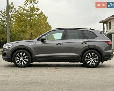 Серый Фольксваген Туарег, объемом двигателя 2.99 л и пробегом 200 тыс. км за 33700 $, фото 17 на Automoto.ua