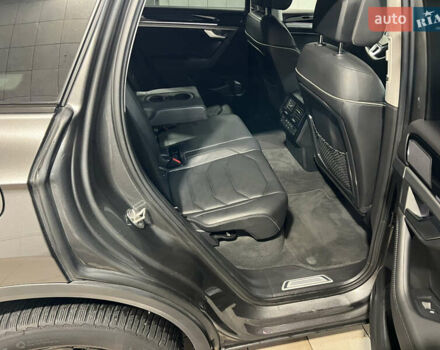 Серый Фольксваген Туарег, объемом двигателя 2.97 л и пробегом 225 тыс. км за 43900 $, фото 28 на Automoto.ua