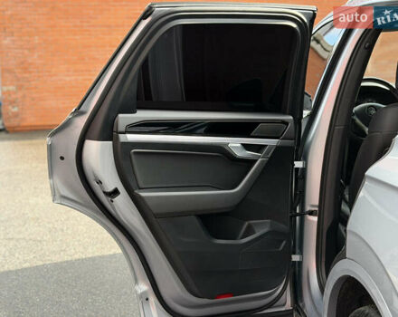 Серый Фольксваген Туарег, объемом двигателя 3 л и пробегом 110 тыс. км за 39900 $, фото 17 на Automoto.ua