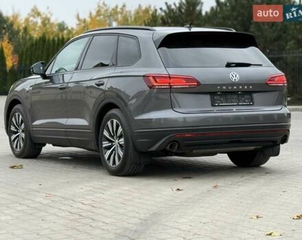 Серый Фольксваген Туарег, объемом двигателя 2.99 л и пробегом 200 тыс. км за 33700 $, фото 18 на Automoto.ua