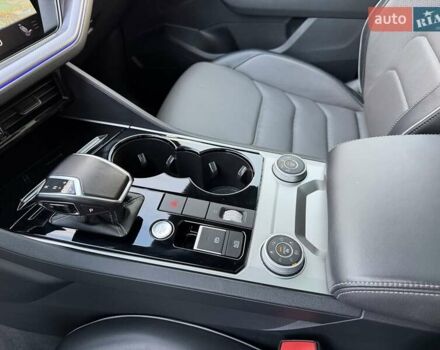 Серый Фольксваген Туарег, объемом двигателя 2.97 л и пробегом 139 тыс. км за 45900 $, фото 46 на Automoto.ua