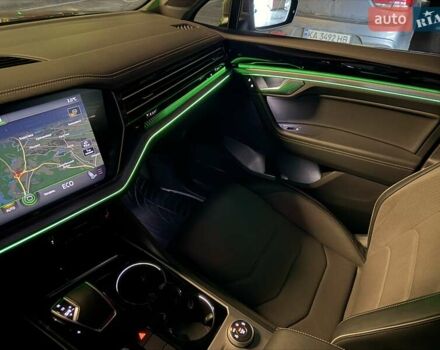 Серый Фольксваген Туарег, объемом двигателя 2.97 л и пробегом 139 тыс. км за 45900 $, фото 21 на Automoto.ua