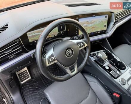 Серый Фольксваген Туарег, объемом двигателя 2.97 л и пробегом 139 тыс. км за 45900 $, фото 45 на Automoto.ua