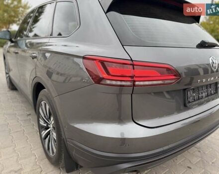 Серый Фольксваген Туарег, объемом двигателя 2.99 л и пробегом 200 тыс. км за 33700 $, фото 24 на Automoto.ua