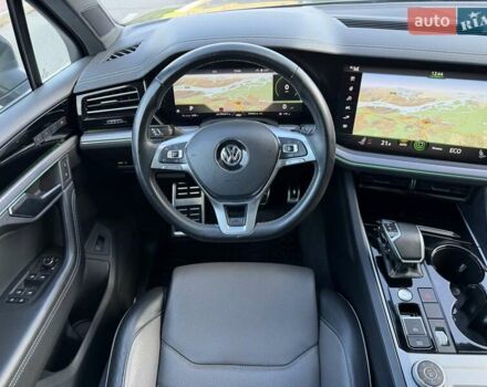 Серый Фольксваген Туарег, объемом двигателя 2.97 л и пробегом 139 тыс. км за 45900 $, фото 26 на Automoto.ua